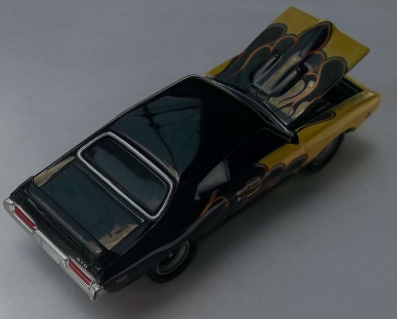 Johnny Lighting 1969 pontiac GTO 1/64 Scale Similar to Matchbox