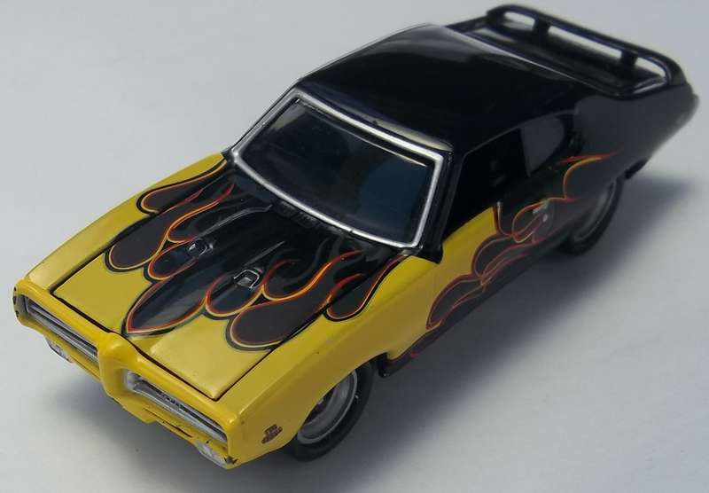 Johnny Lighting 1969 pontiac GTO 1/64 Scale Similar to Matchbox