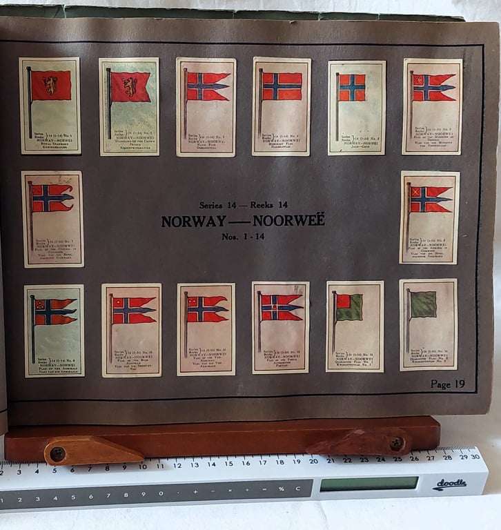 Cigarette card album - Glider Flag Album