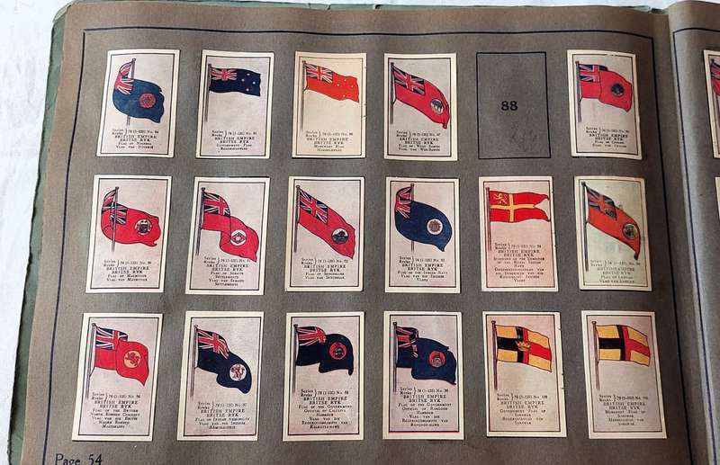 Cigarette card album - Glider Flag Album