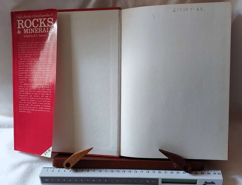The Collector's Encyclopedia of Rocks & Minerals - A F L Deeson