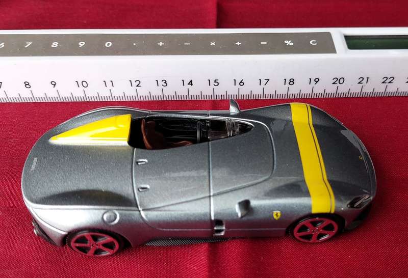 Bburago 1:43 Ferrari Monza SP1 - Die Cast Scale Model