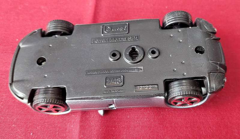 Bburago 1:43 Ferrari Monza SP1 - Die Cast Scale Model