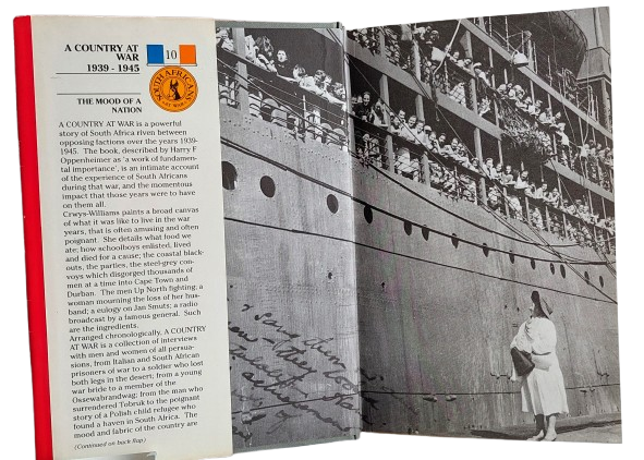 A Country at War 1939 - 1945 - Jennifer Crwys- Williams