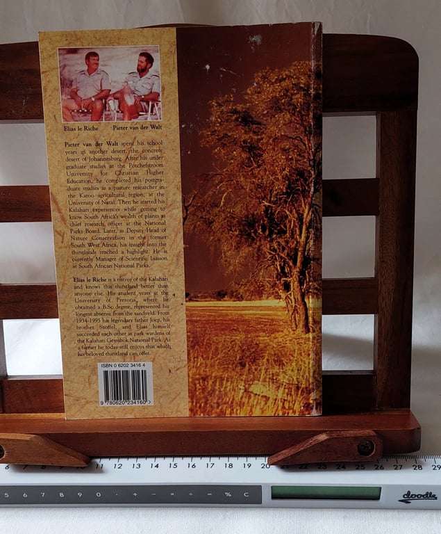 The Kalahari and its Plants - Pieter van der Walt & Elias le Riche