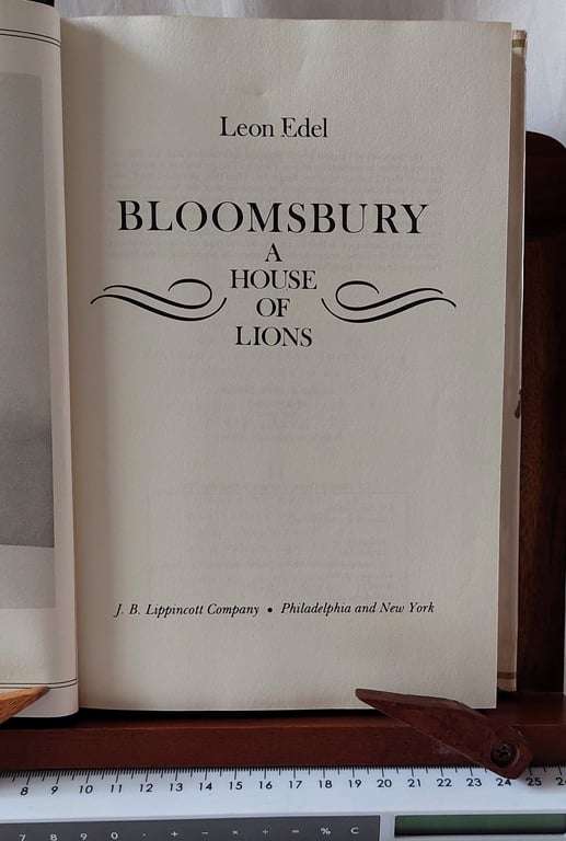 Bloomsbury A House of Lions - Leon Edel