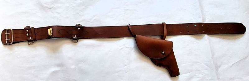 Officers Leather Sam Browne Belt - Size 32 with a leather Webley Holster