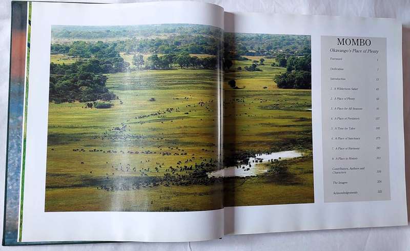 Mombo - Okavango's Place of Plenty - Mike Myers, Penny Hoets Grant Woodrow
