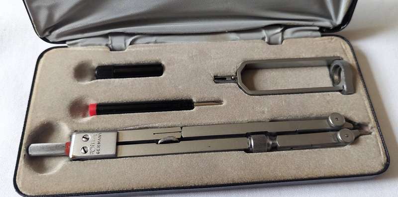 Vintage rOtring compass set - RT 04