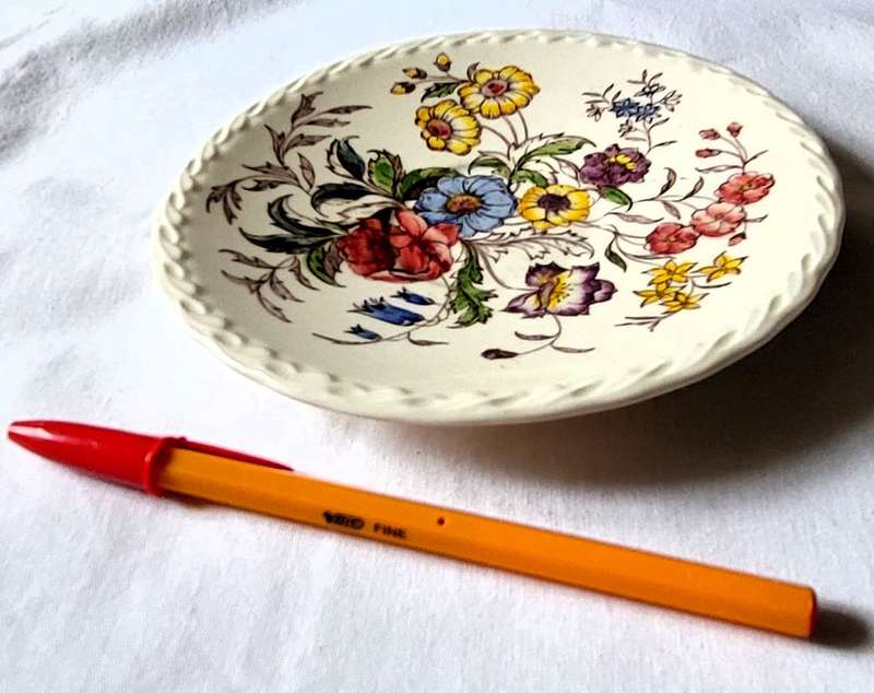 Vintage hand-painted Vernon Kilns "May Flower" pattern Plate