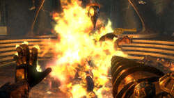 Duel wielding plasmid and weapon in BioShock 2