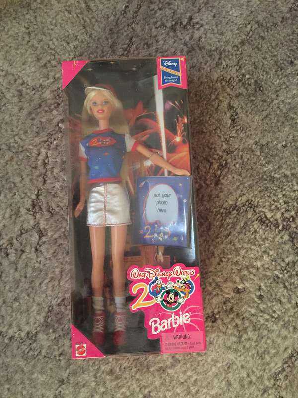 Walt Disney World 2000 Blonde Barbie