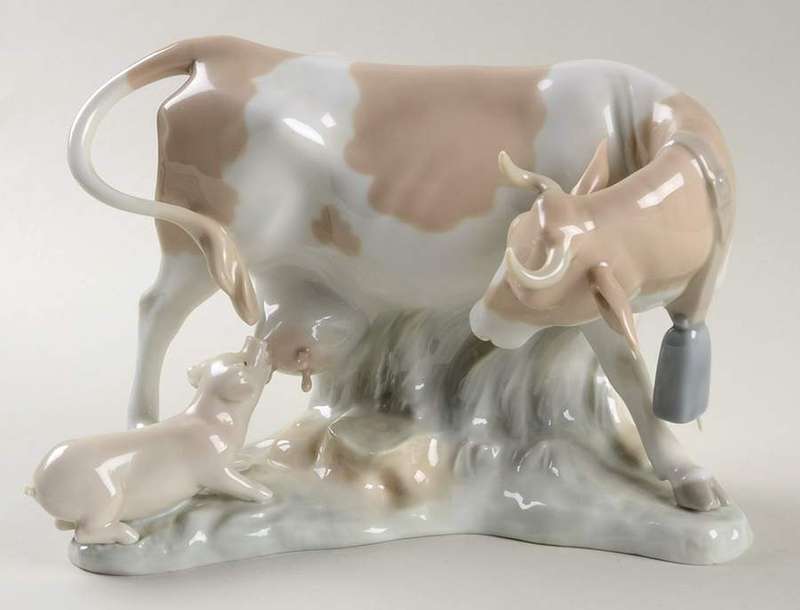 Lladro Animals-Domestic Cow With Pig - No Box