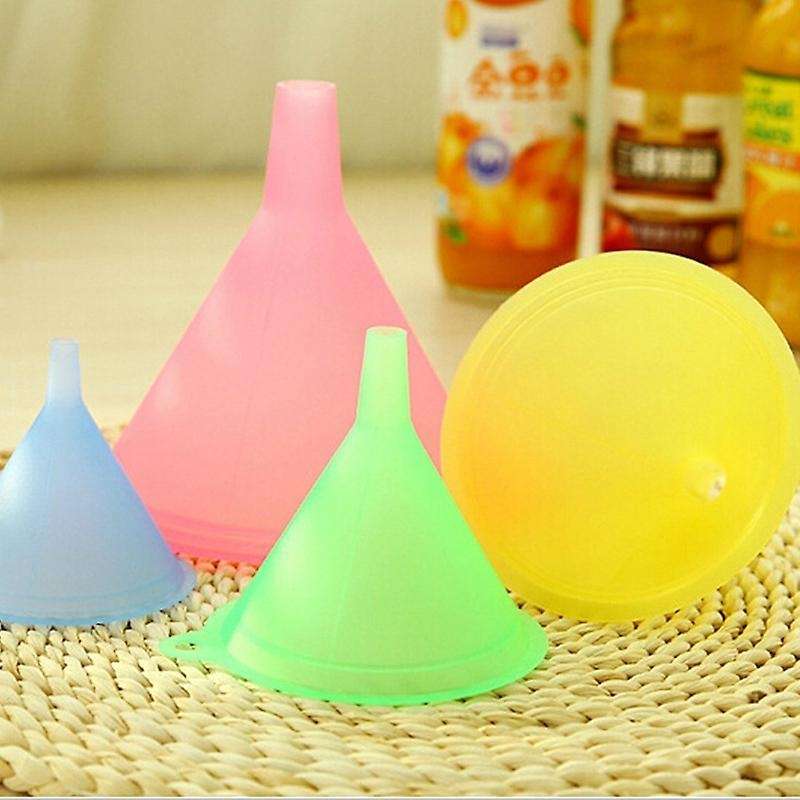 5 Pcs 5 Size Colorful Plastic Liquid Oil Funnel