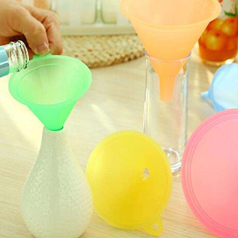 5 Pcs 5 Size Colorful Plastic Liquid Oil Funnel