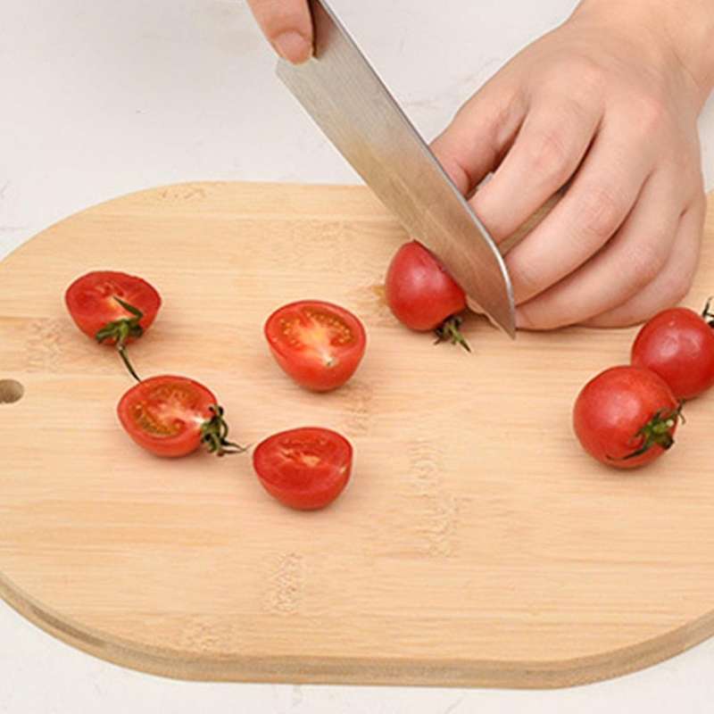 Animal Shape Household Mildewproof Solid Wood Cutting Board(pig)