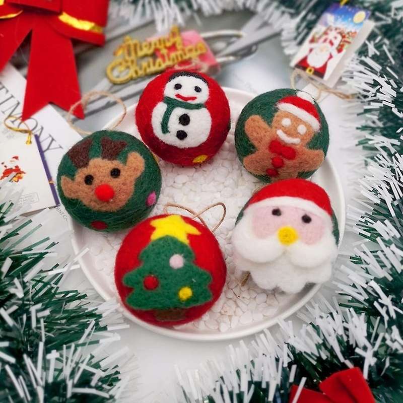New 5cm Christmas Wool Ball Felt Poke Snowman Santa Claus Decoracion