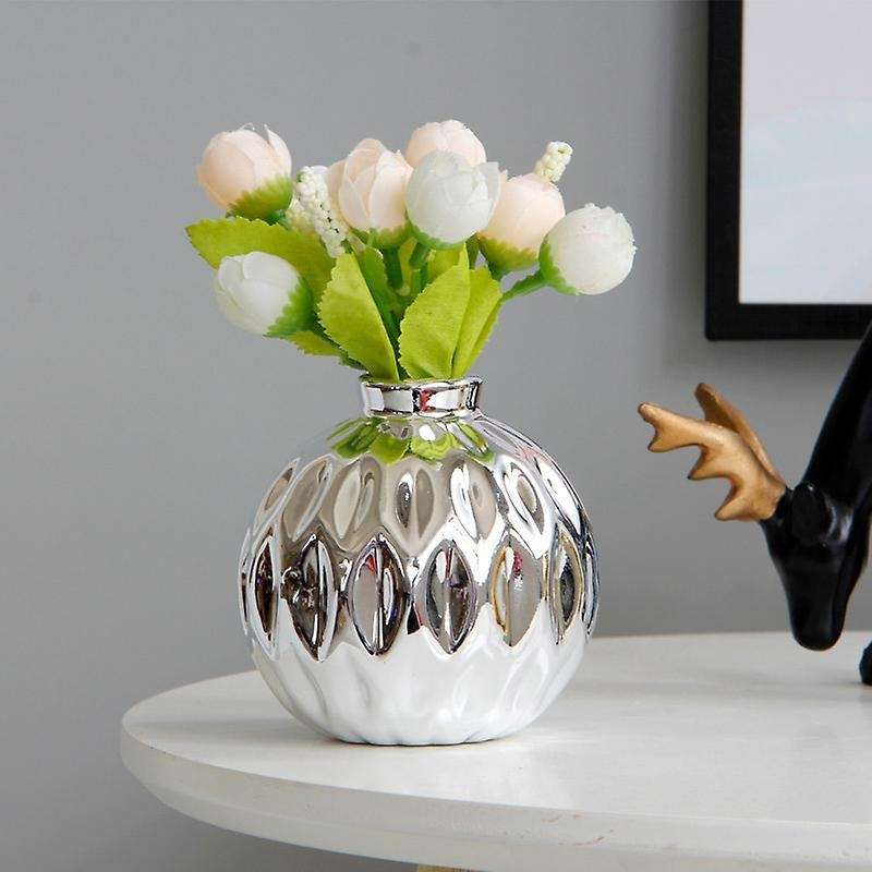 Small Vase Small Flower Embossed Fish Lip Pattern Crafts (silver)