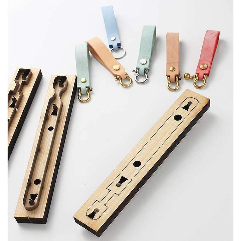 Creative Keychain Wooden Punching Die Handcraft Pendant Mould(a)