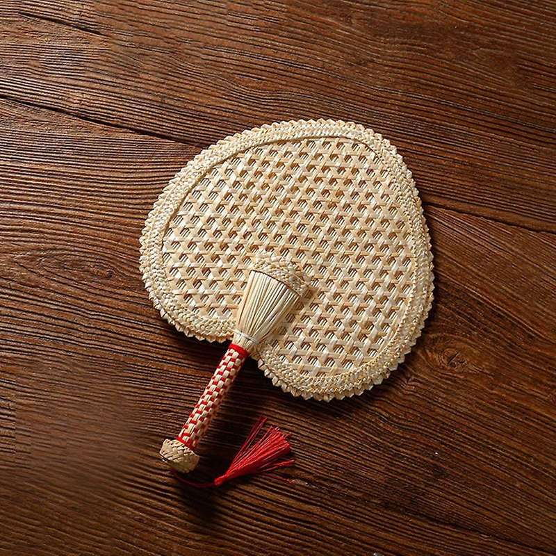 Hand-woven Woven Straw Hand Fan Hand-woven Decor Heart-shaped Fan