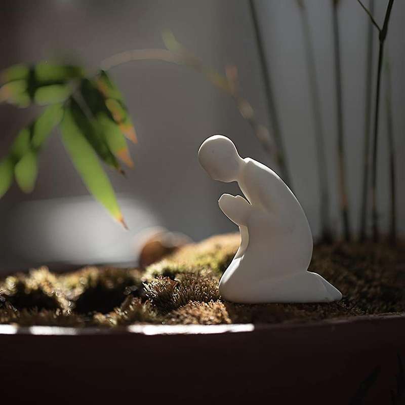 White Ceramic Small Buddha Statue Praying Monk Buddha Statue Zen