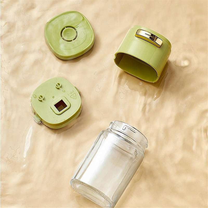 0.5g Metering Salt Shaker Dispenser Salt Tank Sugar Bottle Spice Pepper Salt Shaker Spice Jar Can Se