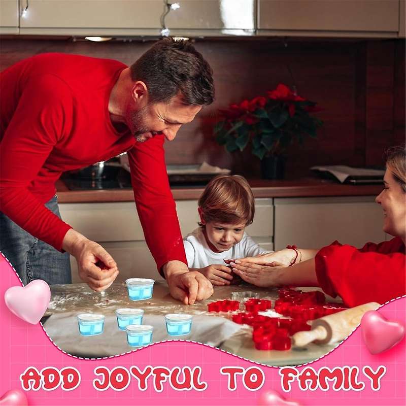 100 Pcs Valentine's Day Heart Shaped Storage Containers 1.7 Oz Plastic Mini Heart Box Clear Food Sto