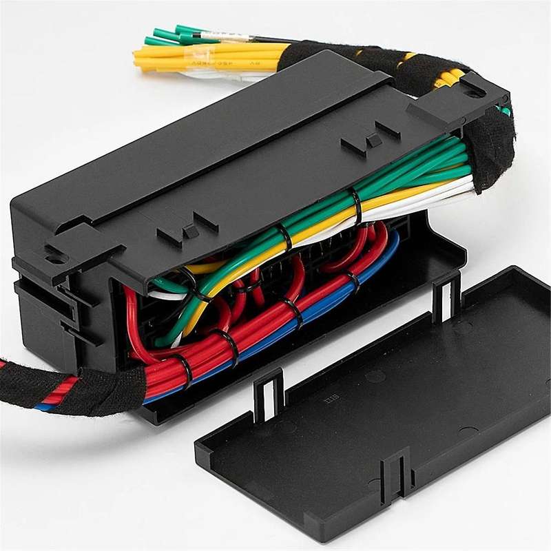 12V Fuse Block for Auto Relay Box Pre-Wired Fuse and Relay Box with 6PCS 5 Pin Relays and 11PCS ATC