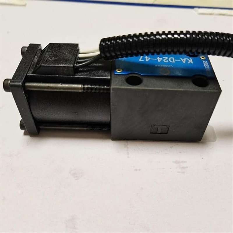 12V Solenoid Valve Gear Solenoid Valve 3EB-15-58611 for AX50 FD30H-17 FD35A-16 FG40Z-10 FG45-10