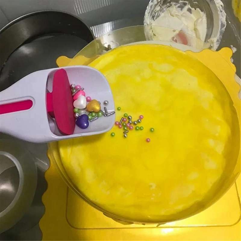 1pcs Cake Batter Distribution Scoop, One-Touch Sliding Button Dispenses Batter, Home Batter Dispense