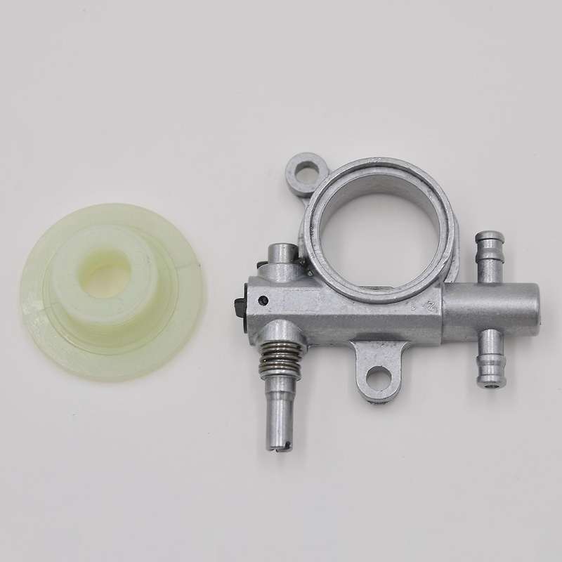 1Set 2500/3800 Chainsaw Spare Parts Chainsaw Oil Pump with Drive Gear Fit for Chain Saw 25CC/38CC