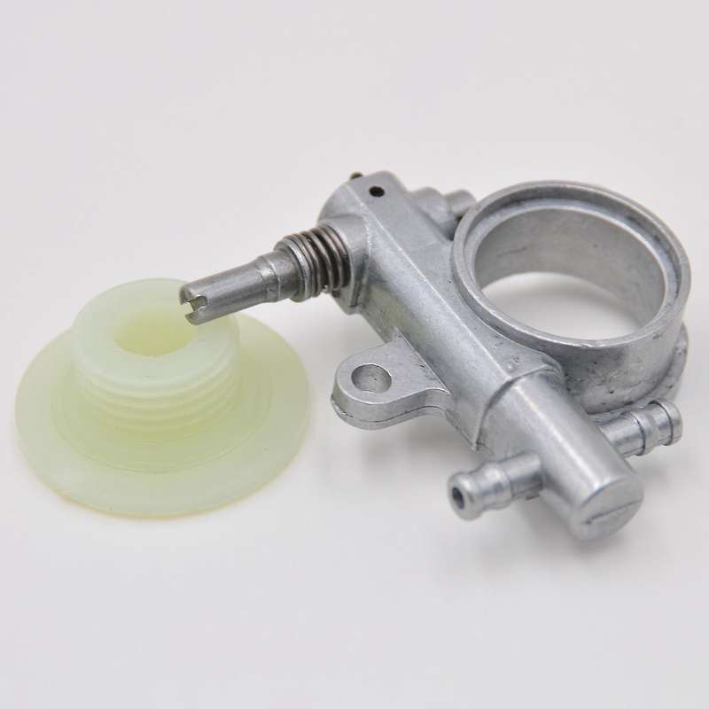 1Set 2500/3800 Chainsaw Spare Parts Chainsaw Oil Pump with Drive Gear Fit for Chain Saw 25CC/38CC
