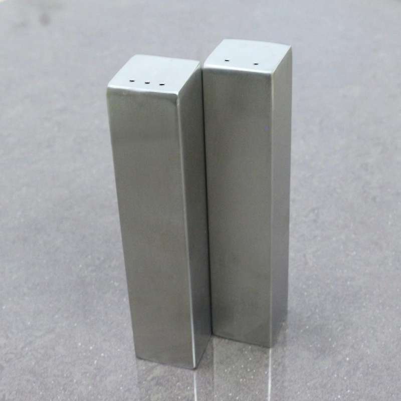 2 Pcs Stainless Steel Square Pepper Salt Shaker, Household Restaurant Seasoning Box, Barbecue Shaker