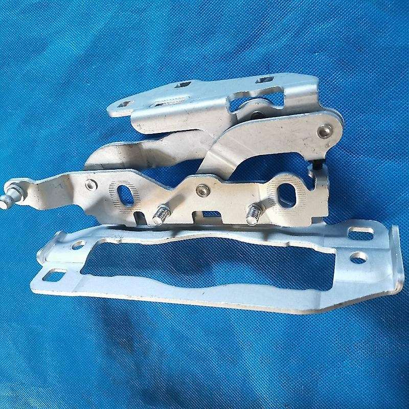 2048800828 Right Front Hood Hinge Support for W204 C250 C300 C350 C63