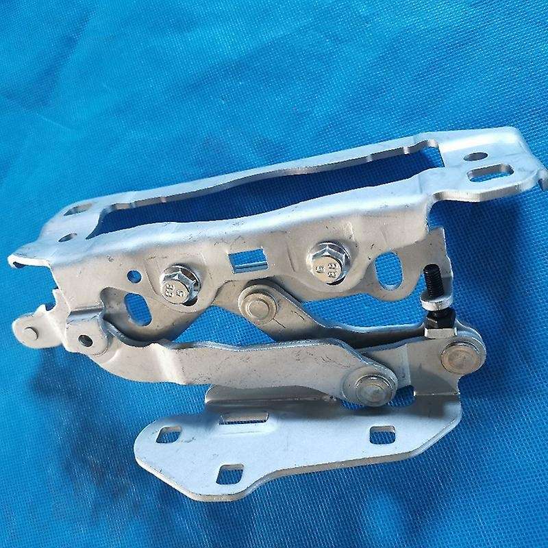 2048800828 Right Front Hood Hinge Support for W204 C250 C300 C350 C63