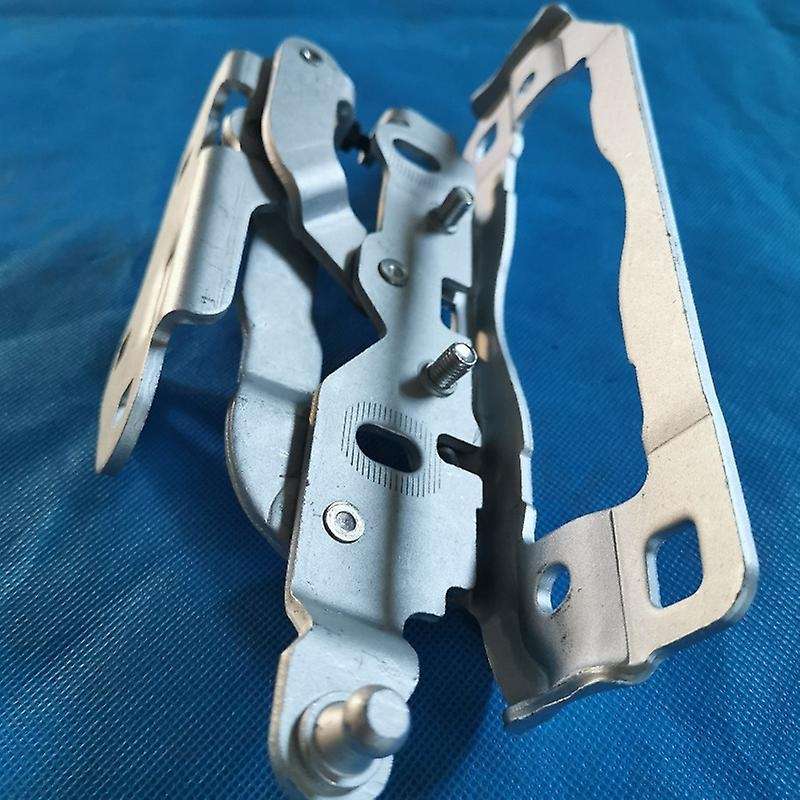 2048800828 Right Front Hood Hinge Support for W204 C250 C300 C350 C63