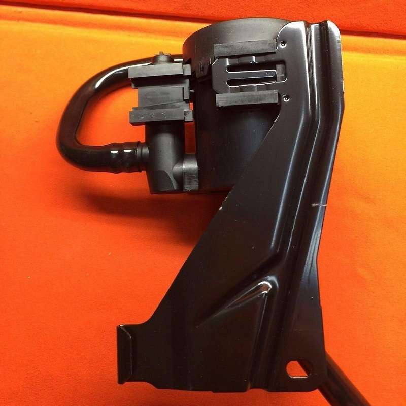 214-3218 20952523 Vapor Canister Vent Solenoid for