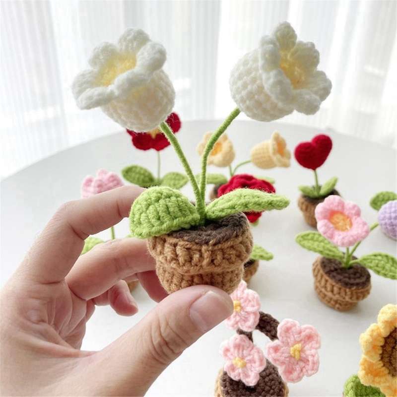 F Hand-Knitted Flowers Potted Crochet Artificial Plants Finished Woven Gift