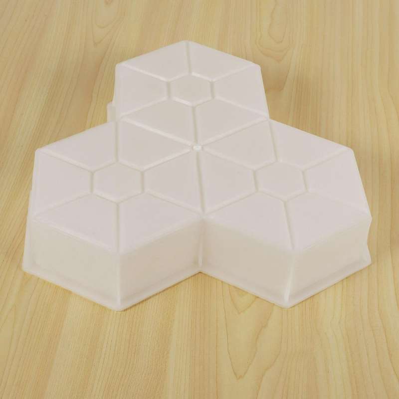 2pcs Maple Leaf Concrete Manually Plastic Stepping Stone Paving Molds