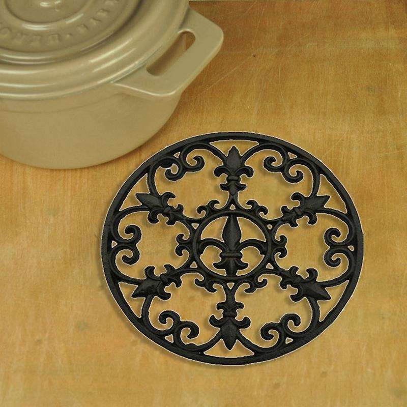 7.2inch Diameter Decorative Cast Iron Trivet with Vintage Pattern