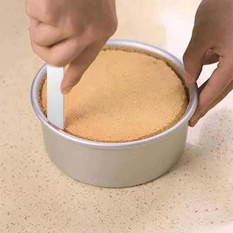 Angled Patisserie Spatula, for Icing Cake, Cupcakes and Pastries