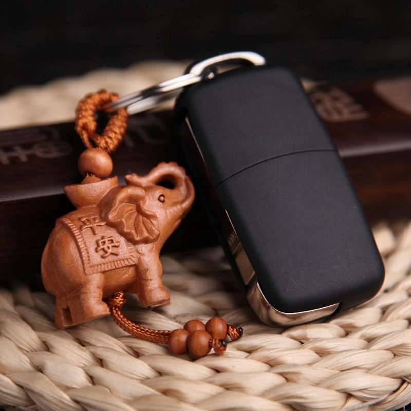 10pcs Women Men Lucky Wooden Elephant Carving Pendant Keychain