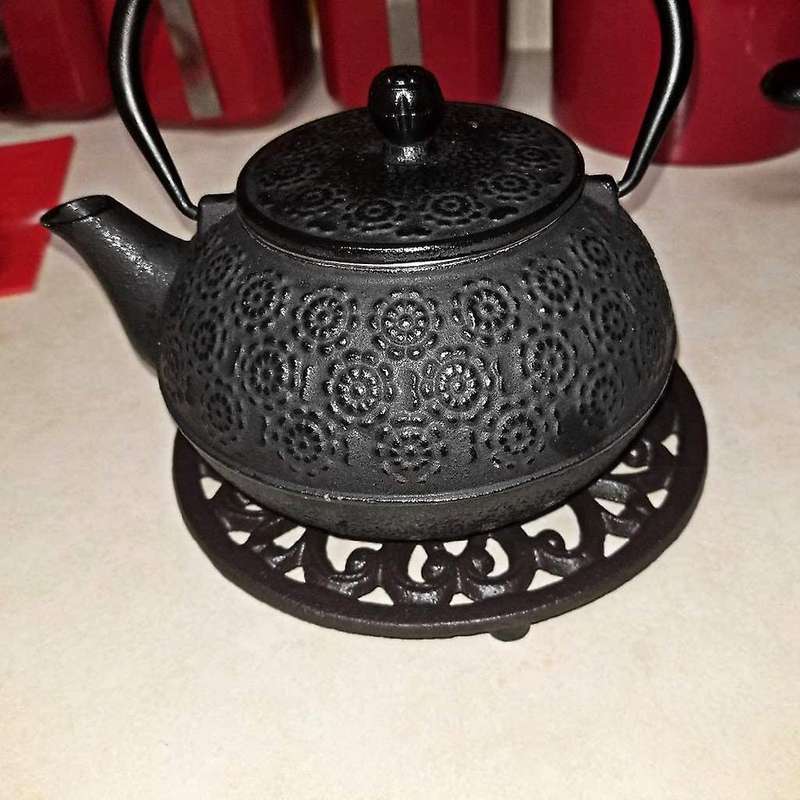 Round Cast Iron Trivet 6.7inch Iron Heat-insulation Trivet Non-slip