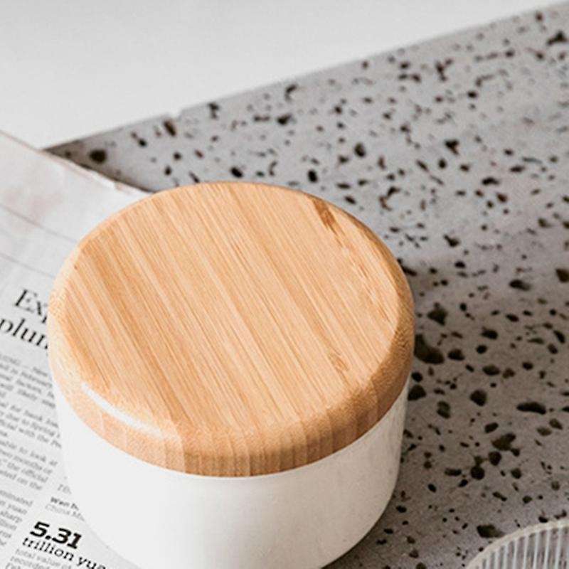Ashtray for Cigarettes Indoor Or Outdoor Ashtray with 1 Liner (white)