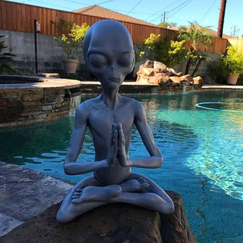 Meditation Alien Statue Mini Resin Ornament Decor for Indoor Outdoor