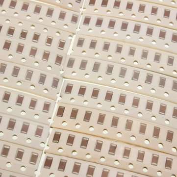 1150Pcs SMD 1206 (0-10M) 50 Value Resistor + (2.2pf-1uf) 40 Value Capacitor