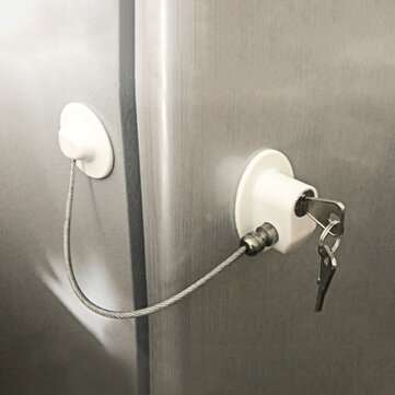 Children Window Refrigerator Baby Safety Door Lock Stopper Prevent Falling with Keys (COLOR1: WHITE)