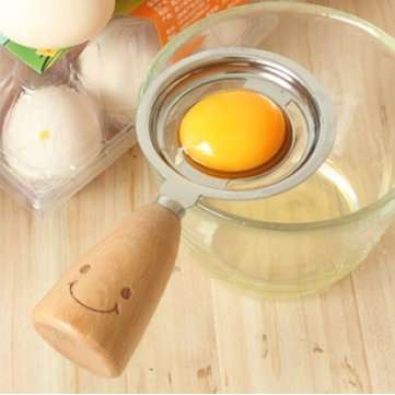 KC-ES029 Stainless Steel Egg Separator Smile Wood Handle Egg White Yolk Divider Kitchen Tools