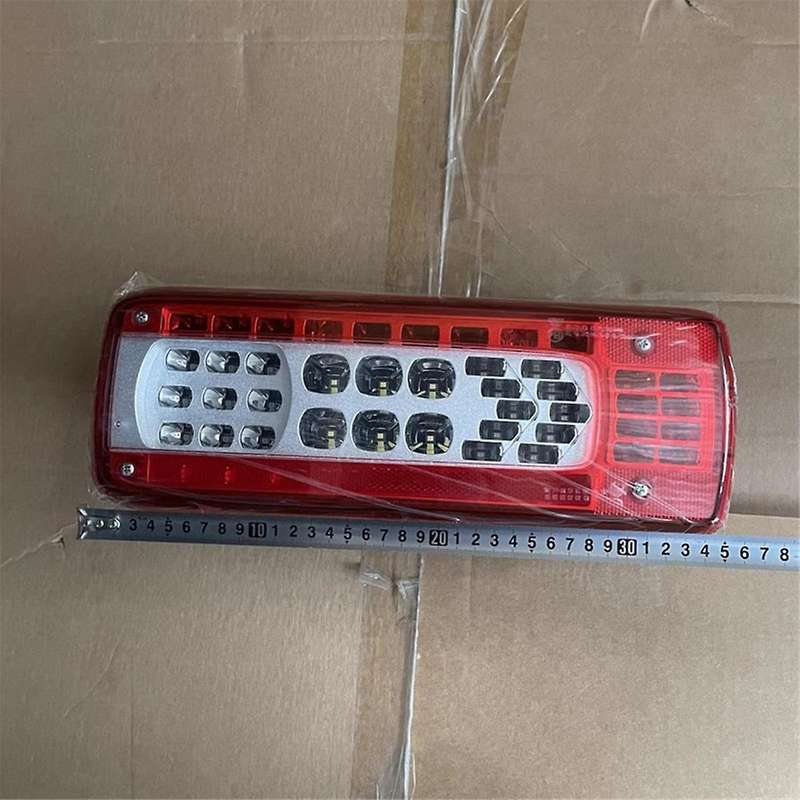 24V LED Truck Trailer Short Tail Light 82483073 82483074 for 500 FM13 FH13 European Truck Body Part