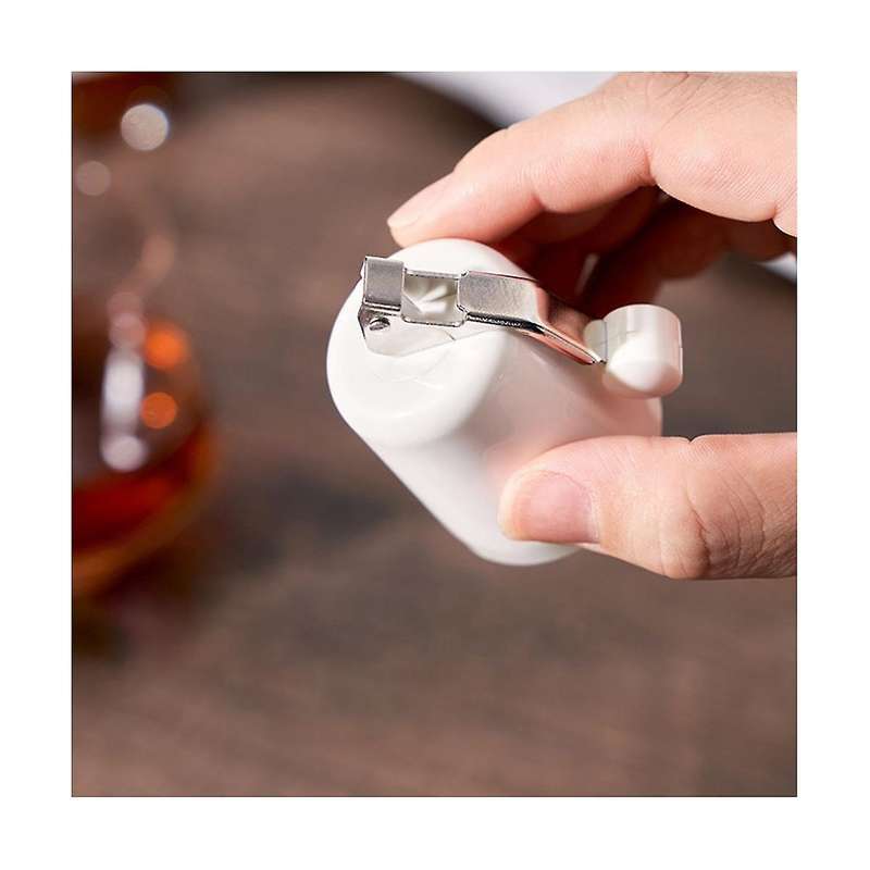 2Pack Wine Bottle Stopper, Wine Bottle Plug with Silicone, Expanding Beverage Bottle Stopper